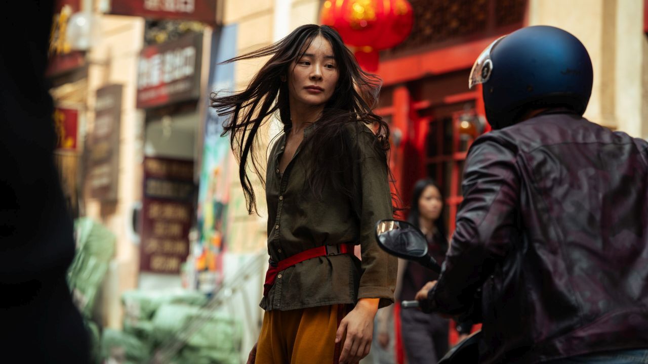 Auf der Suche nach ihrer Schwester macht Mei (Yaxi Liu) keine Gefangenen. 