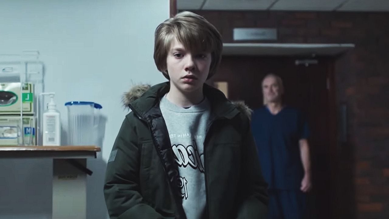 Deutscher Trailer zum düster-atmosphärischen "Daddy‘s Head" – Psycho- & Monsterhorror à la "Der Babadook"