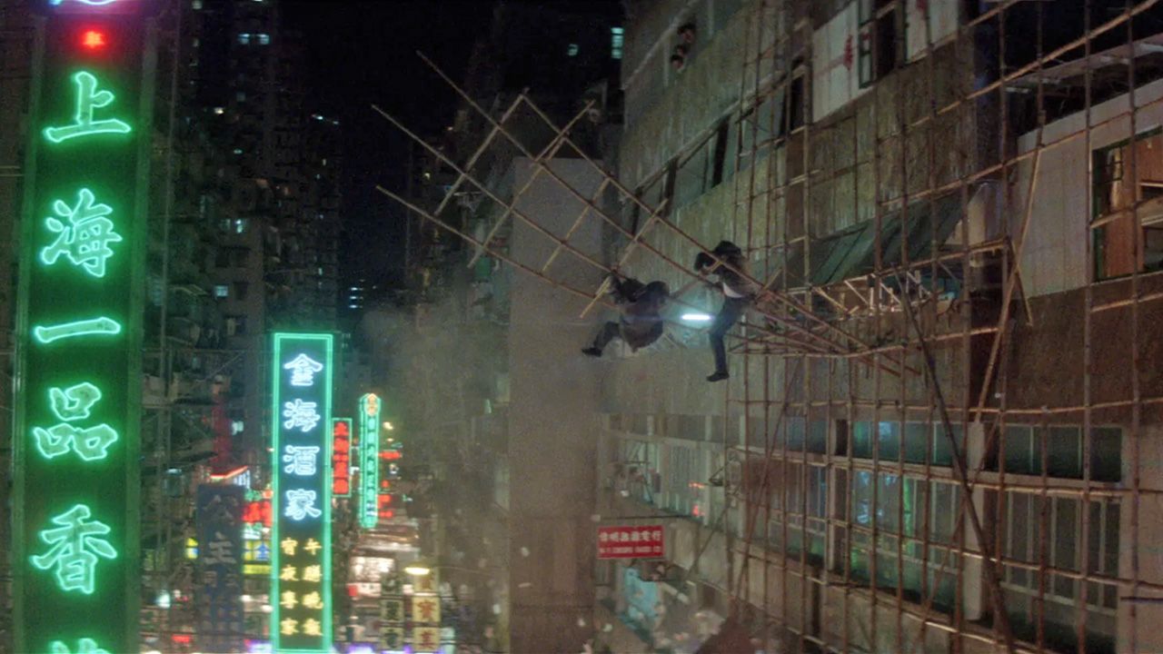 So waghalsige Stunts kennt man (fast) nur aus Hongkong!