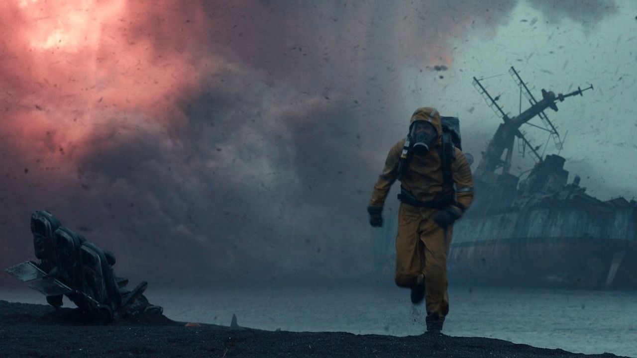 Man sieht „Greenland 2“ an, dass die postapokalyptischen Asche-Landschaften nicht einfach nur aus dem Computer stammen, sondern an tatsächlich so aussehenden Orten in Island aufgenommen wurden. 