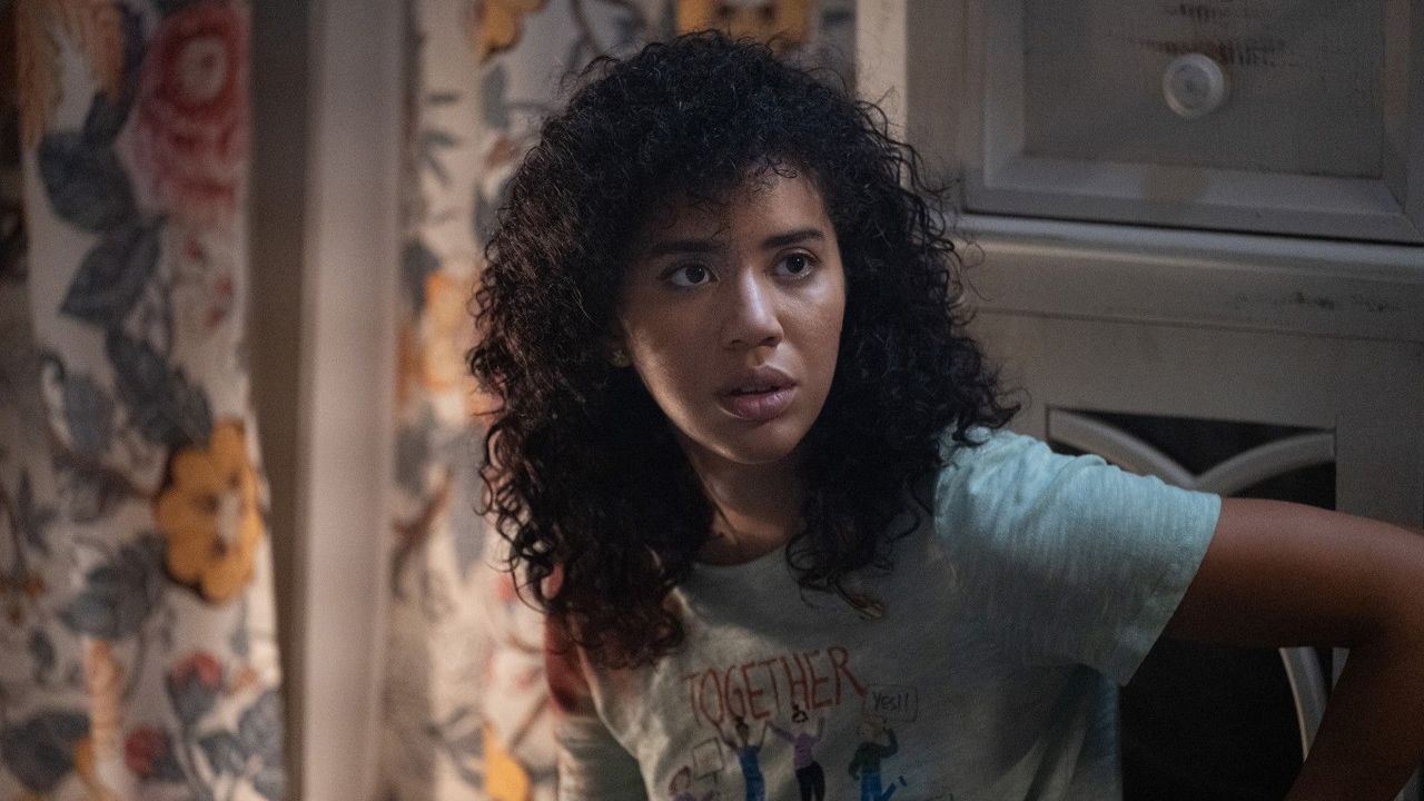 Jasmin Savoy Brown bleibt als Mindy Meeks-Martin der 
