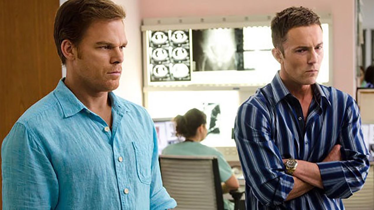 Quinn (rechts) blickte immer skeptisch auf Dexter (links). Das wird jetzt noch zunehmen.