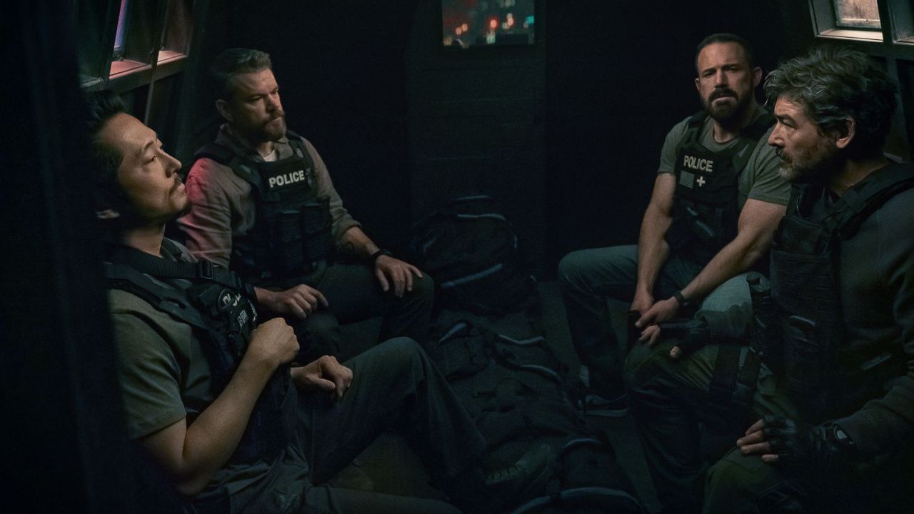 Angesichts der gewaltigen Geldsumme traut innerhalb der Polizei schnell niemand niemandem mehr über den Weg…