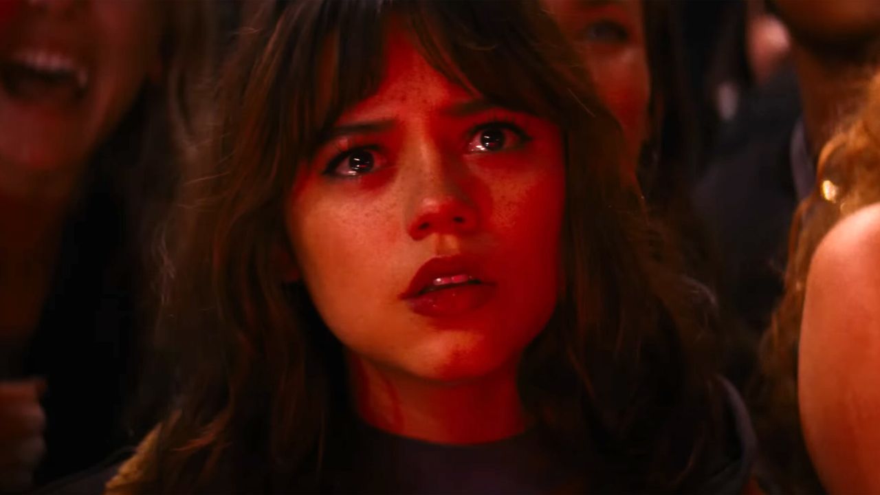 Im neuen Trailer zum heiß erwarteten Psycho-Horror "Hurry Up Tomorrow" terrorisiert Jenna Ortega einen Musik-Superstar