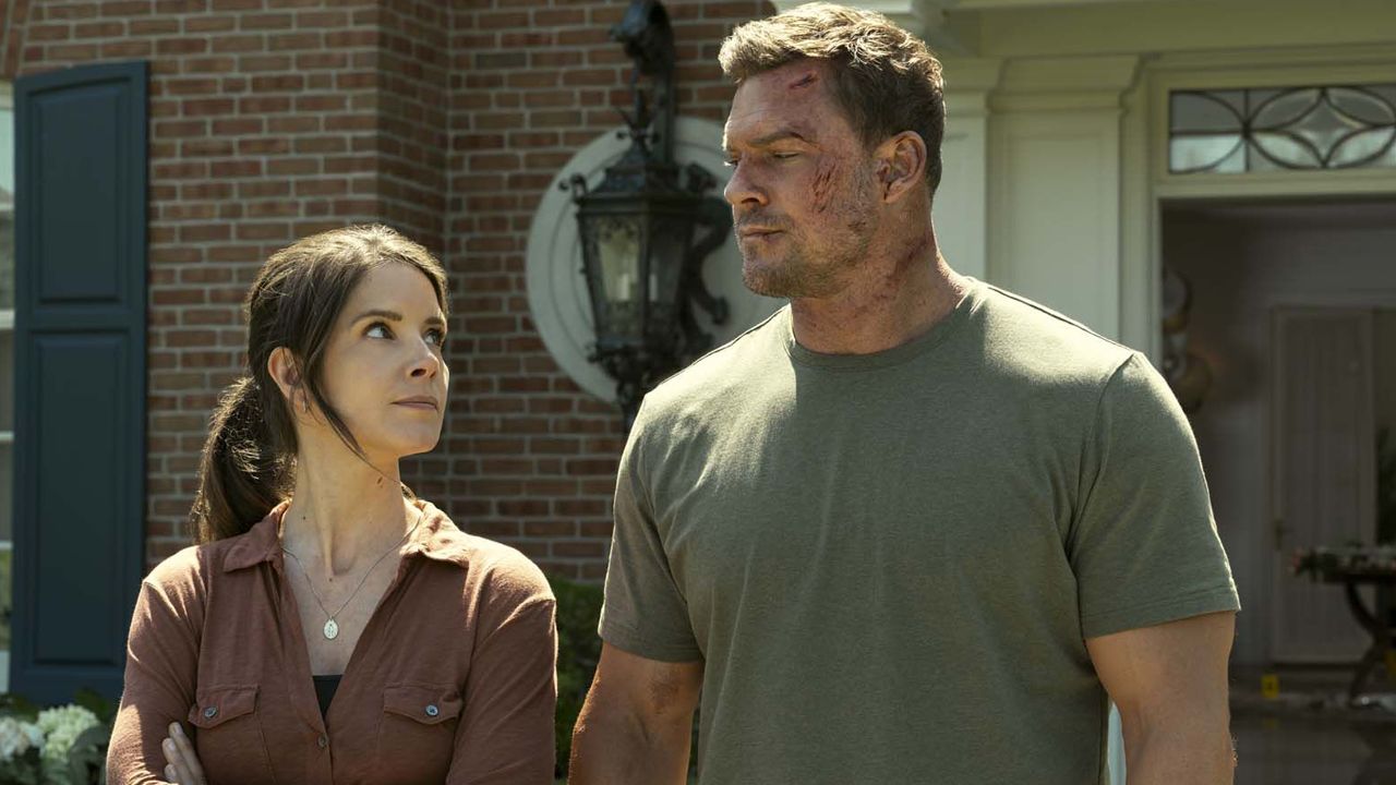 Alan Ritchson präsentiert sich komplett verprügelt – doch es ist nicht für die 4. Staffel "Reacher"