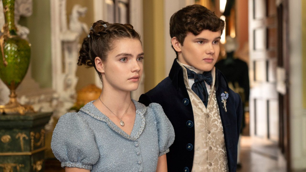 Hyacinth (Florence Hunt) und Gregory (Will Tilston) in Staffel 3 von