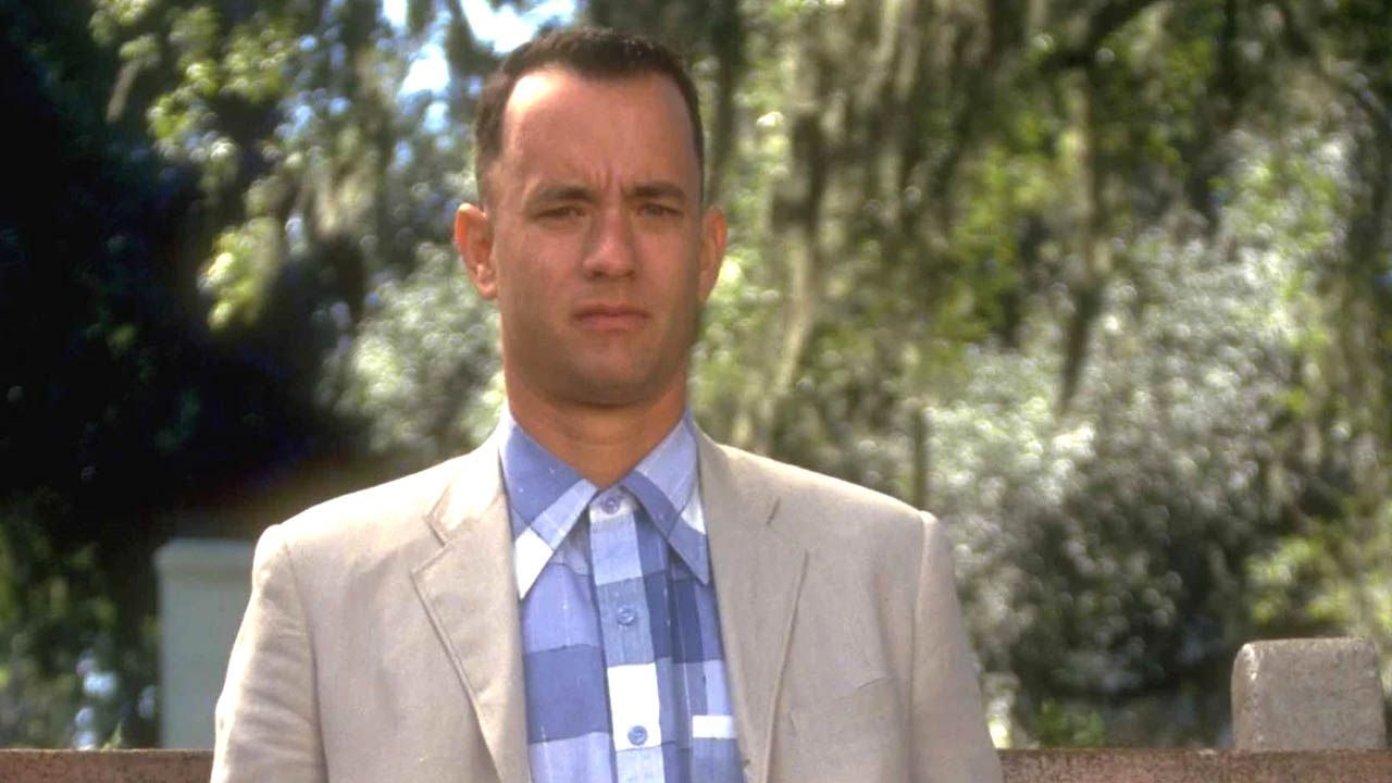 Wir vergessen es immer wieder, aber Tom Hanks spielt gleich ZWEI Rollen in "Forrest Gump"!