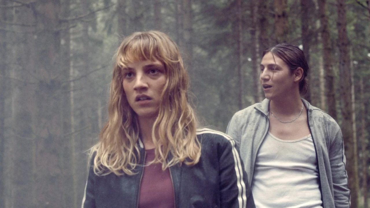 Mit dem Verschwinden ihres Astronauten-Bruders ist auch das Leben von Elsa (Megan Northam) aus der Bahn geraten.