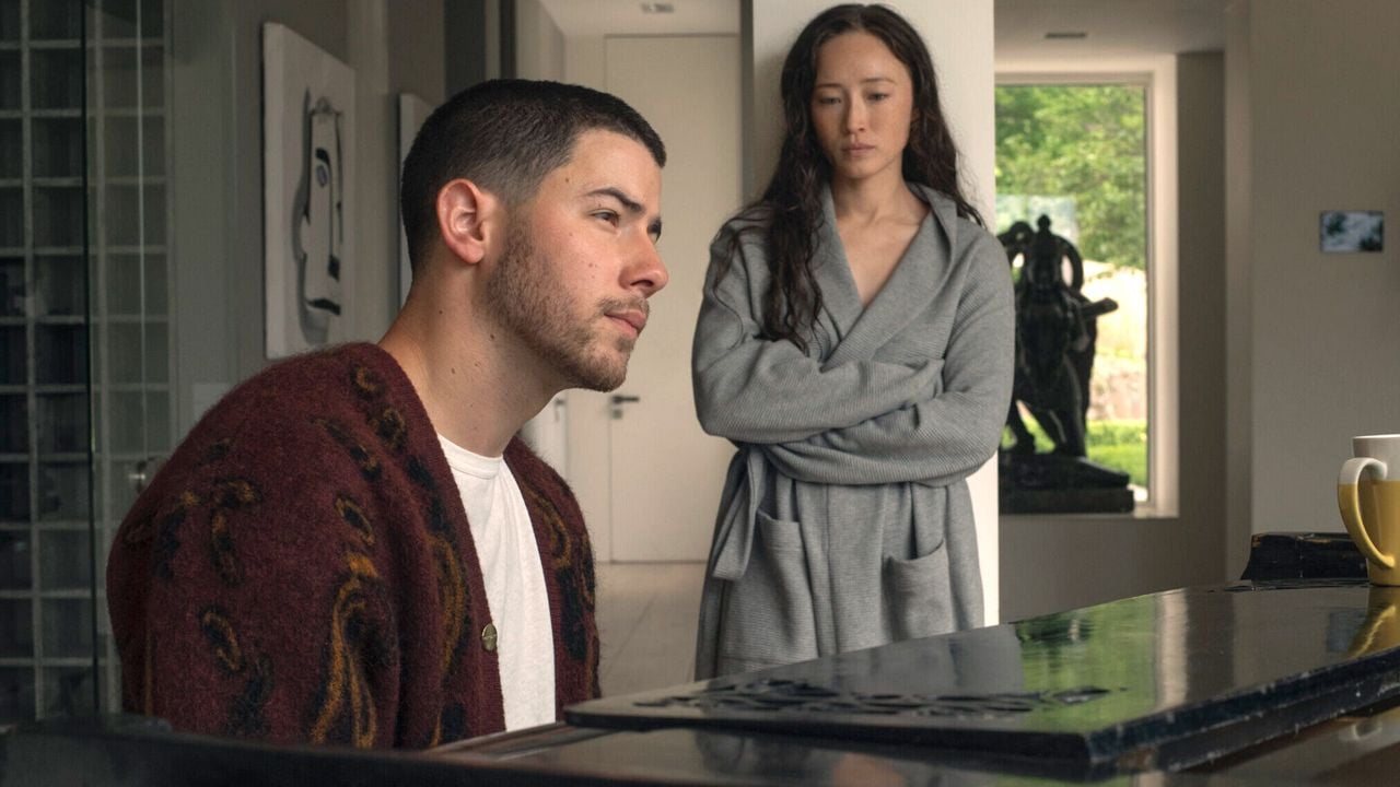 Marcia (Havana Rose Liu) ist tief berührt von Dannys neuem Song. Was sie nicht ahnt: Er hat ihn gar nicht selbst geschrieben.