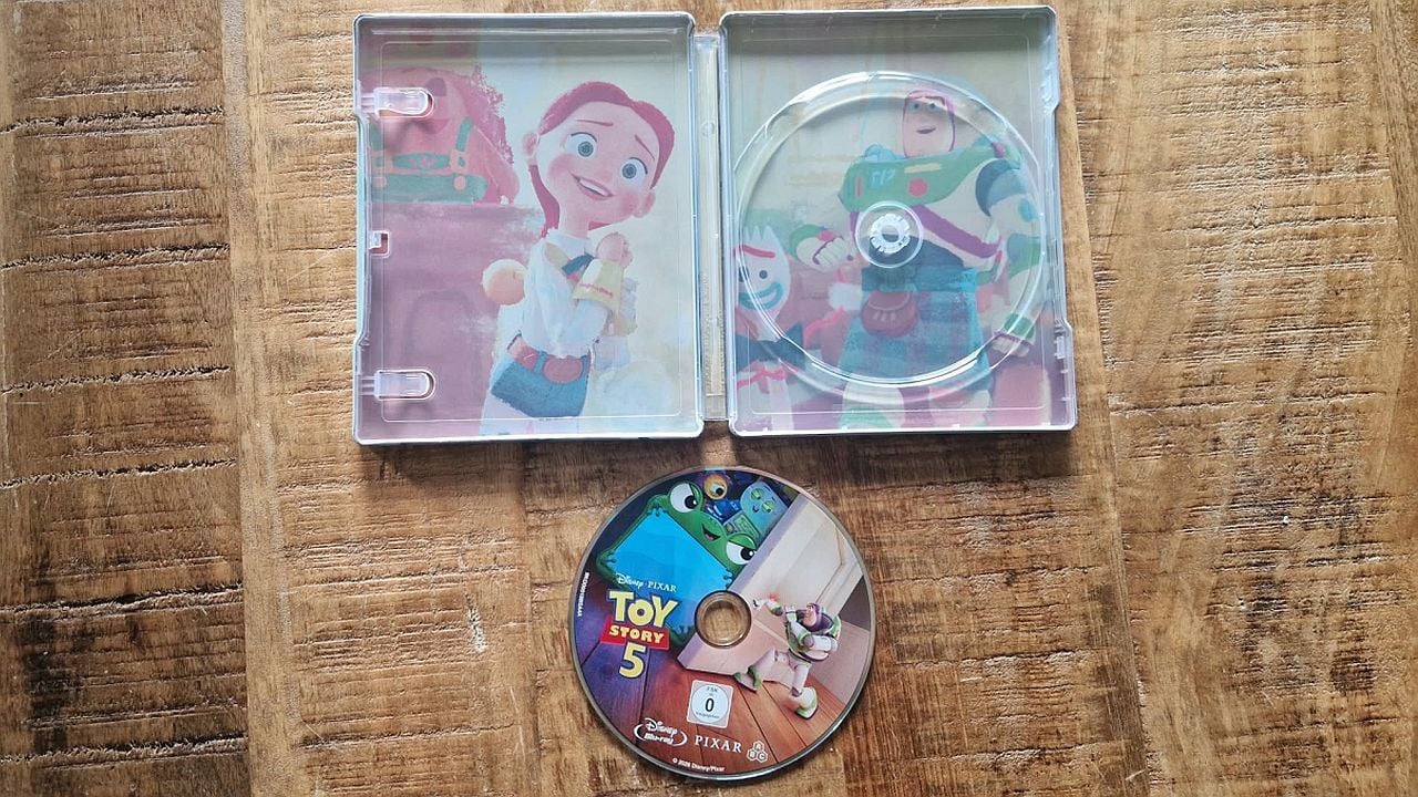 So sieht das Steelbook von innen aus.
