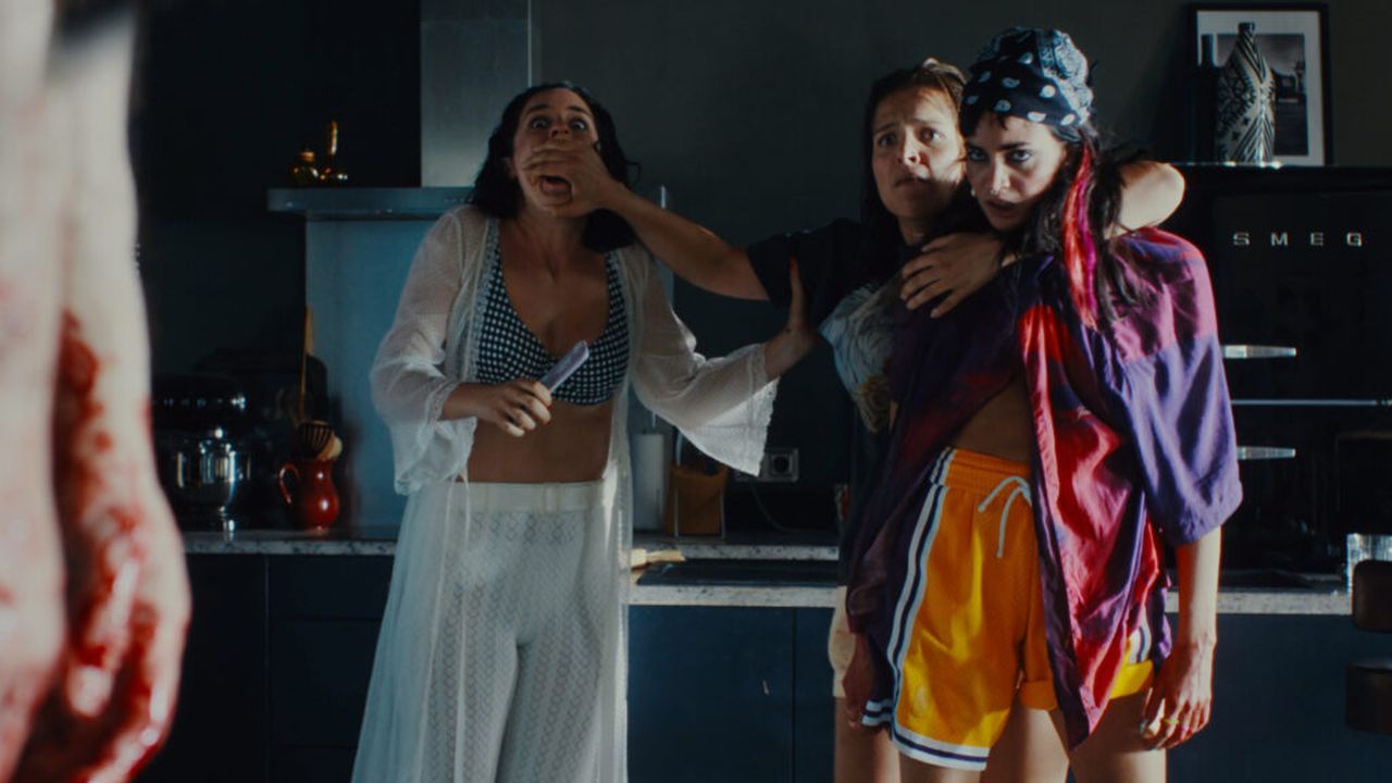 Die Leiche am Kleiderständer muss ganz schnell verschwinden – aber das ist leichter gesagt als getan. 