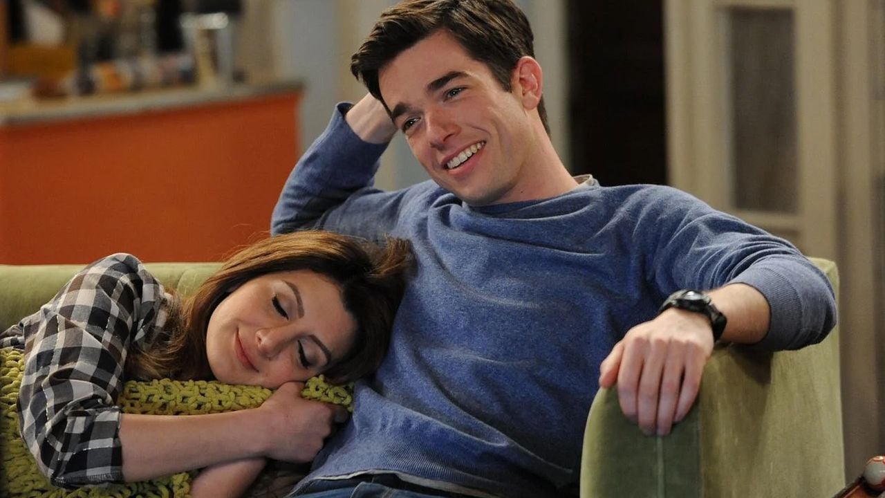Das ist John Mulaney.