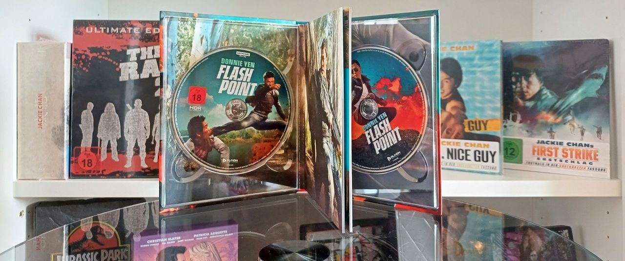 Das extradicke Booklet ist äußerst lesenswert.