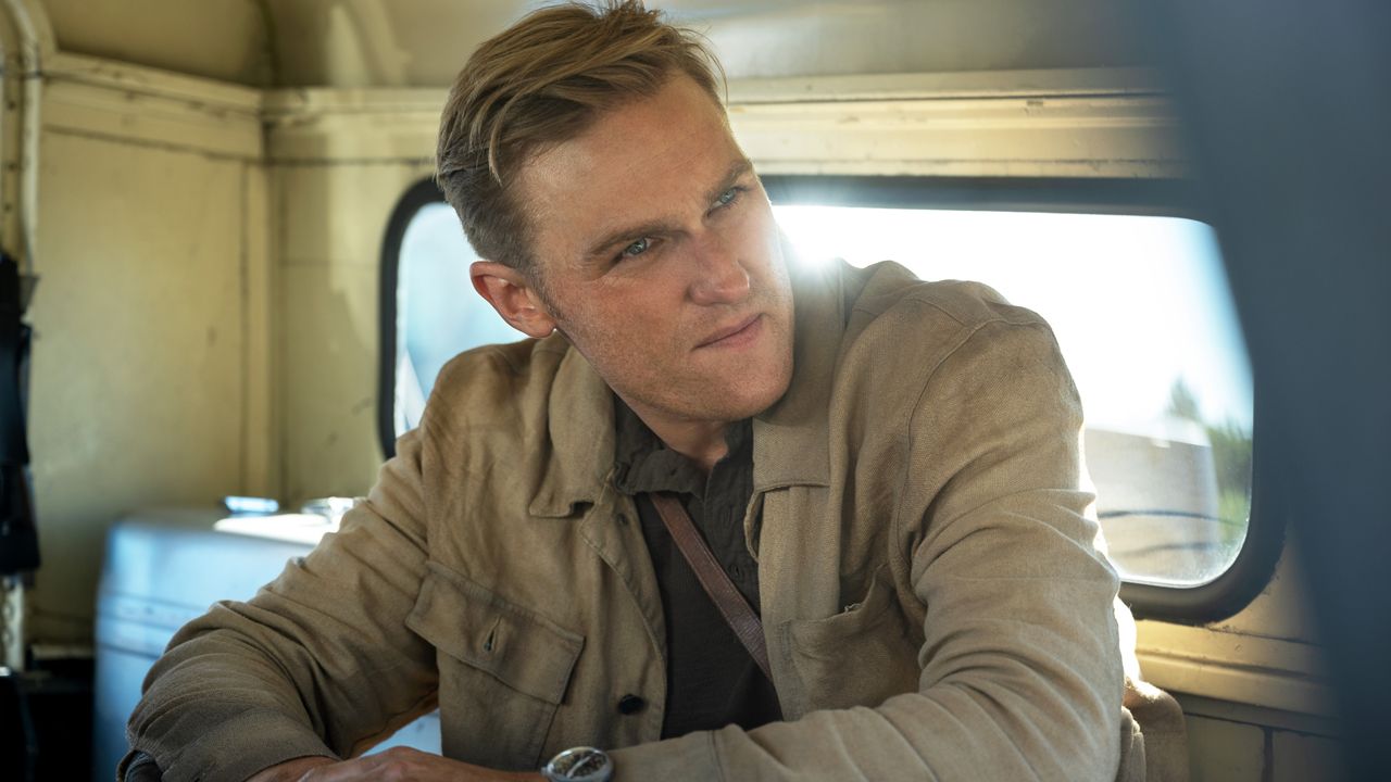 ... und sein Sohn Wyatt Russell als junger Lee Shaw