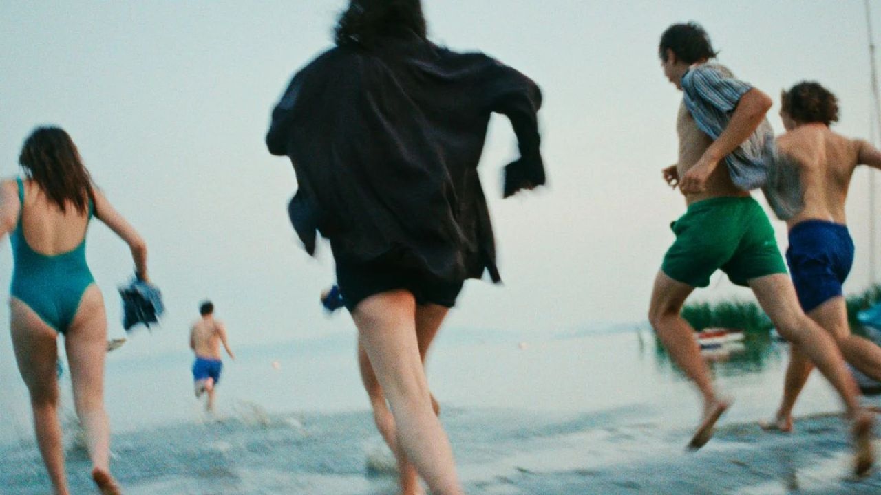 „Eine Erklärung für alles“ ist nicht nur erstaunlich episch erzählt, sondern lässt sich auch visuell einiges einfallen.