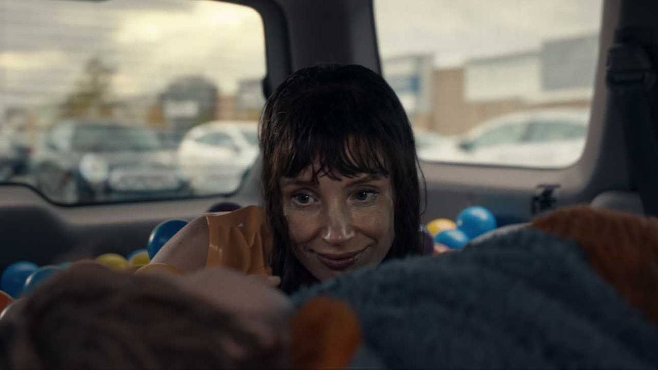 Als Oscargewinnerin kann Jessica Chastain mindestens genauso verstörend lächeln wie die ganzen Grinsebacken aus „Smile“. 