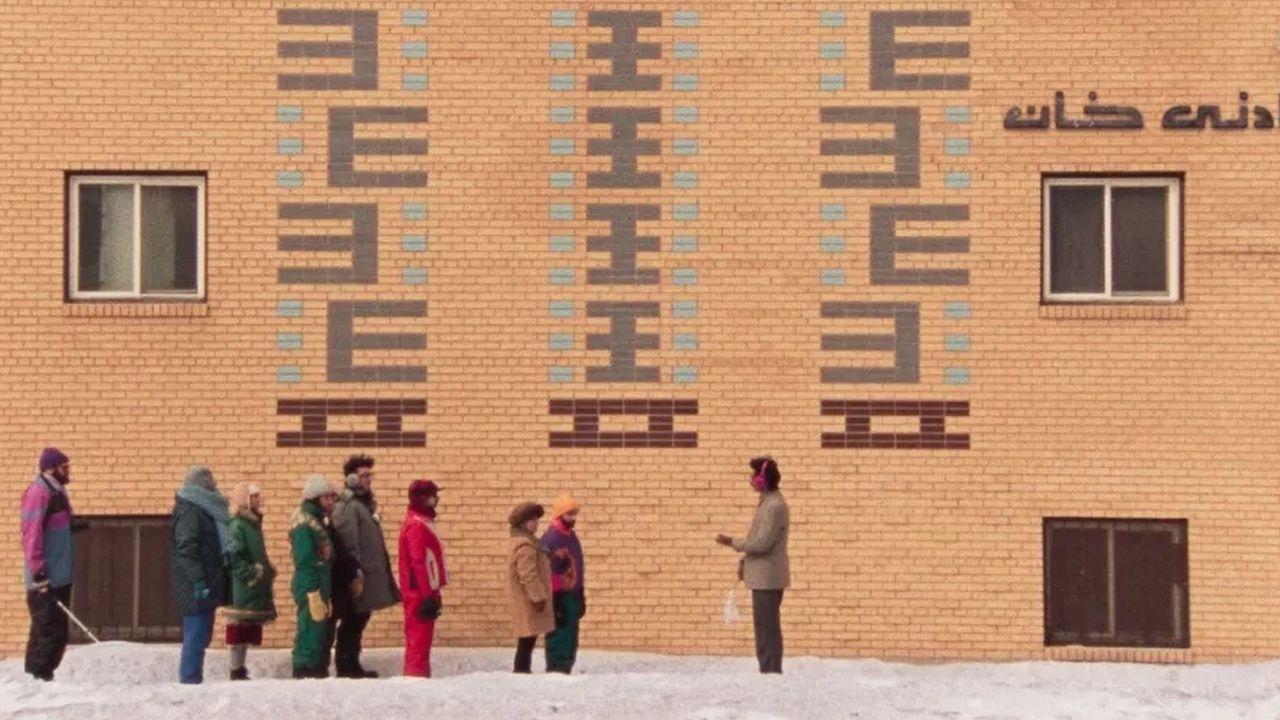 Massoud führt unbeirrt die Tourist*innen durch die Stadt – selbst wenn es kaum Orte gibt, die klassischerweise als Sehenswürdigkeiten gelten würden.