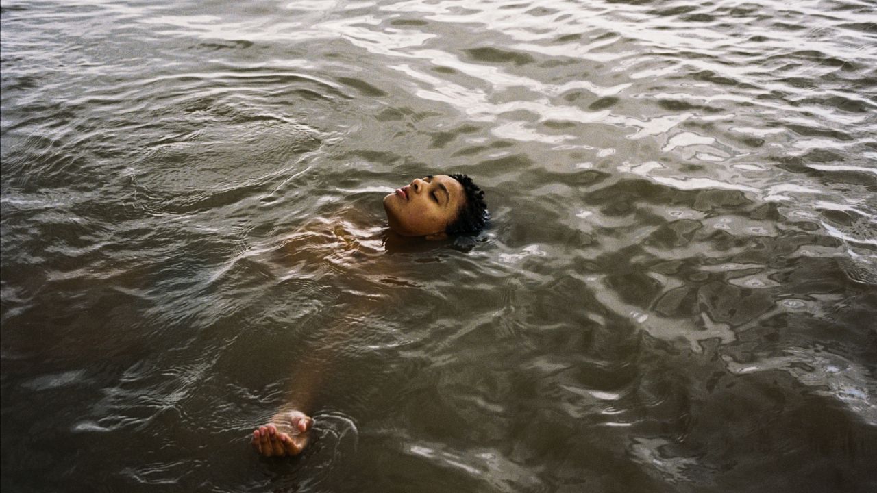 Seit sie erfahren hat, dass ihr Vater heiraten will, ist Bailey (Nykiya Adams) wütend auf alles und jeden.