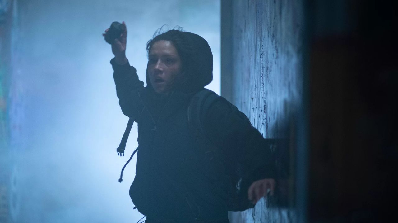 Julia Bombarth (Adéle Exarchopoulos) nimmt den Kampf mit dem System auf!