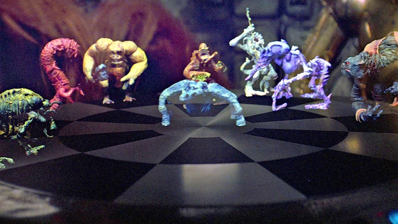 Hier noch als Hologramm im ersten 