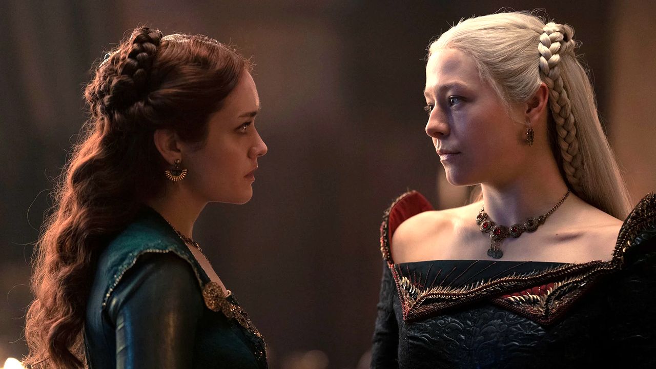 Alicent (Olivia Cooke) und Rhaenyra (Emma D'Arcy) sind die eindeutigen Hauptfiguren.