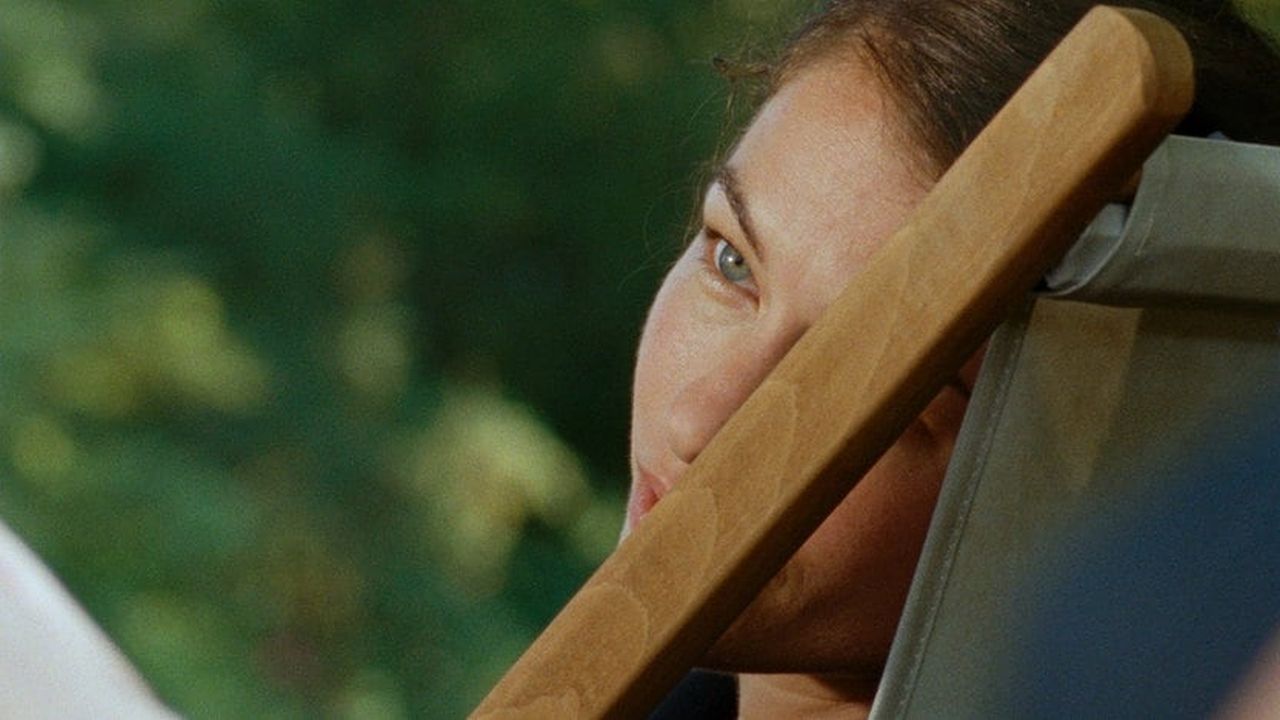 Mit Henriette Confurius („Das Mädchen und die Spinne“) ist auch eine der aktuell angesagtesten deutschen Schauspielerinnen mit in „Sehnsucht in Sangerhausen“ dabei.