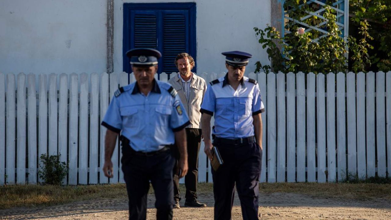 Die Dorfsheriffs wollen den Fall unter den Teppich kehren – weil sie der Meinung sind, dass es vor allem auch für die Familie des Opfers das Beste ist.