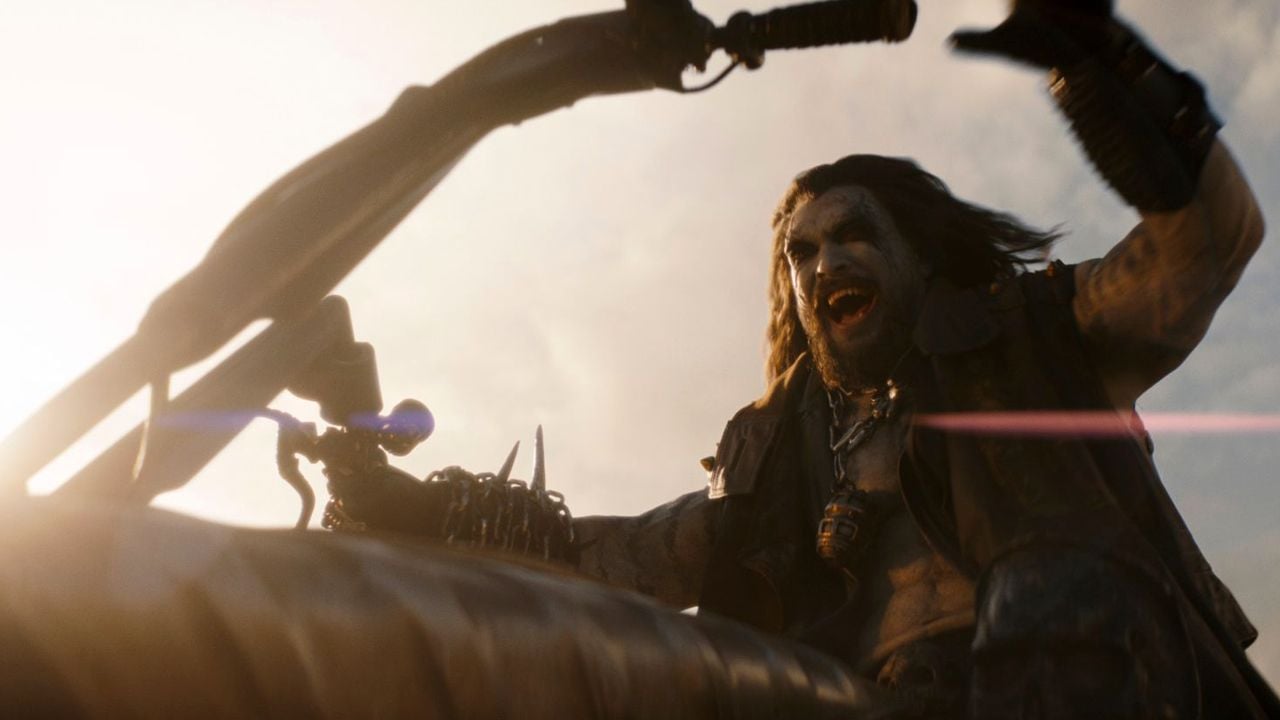 Nur echt mit Weltraum-Motorrad: Jason Momoa als Lobo!