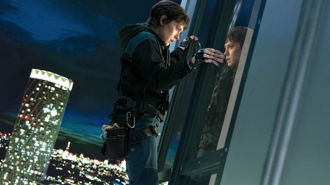 Muss unverhofft eingreifen, als ein Londoner Hochhaus von Öko-Terroristen belagert wird: Fensterputzerin Joey (Daisy Ridley)