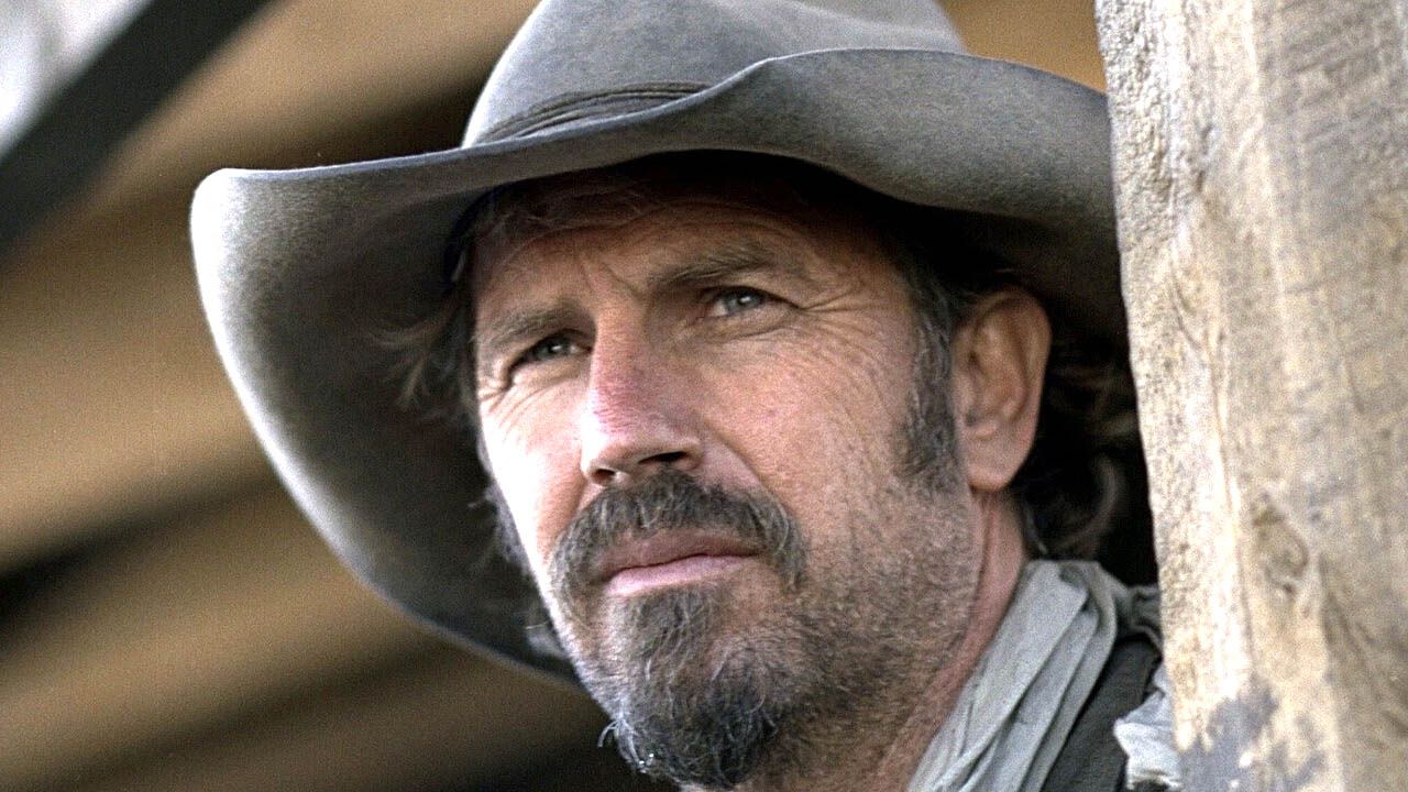 Kevin Costner verrät seine vier Lieblingswestern: Zwei sind mit John Wayne, einer stammt von Clint Eastwood – und einer von Costner selbst!