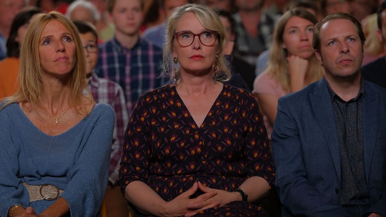 Haben der Bürgermeister Sébastien (Jean-Charles Clichet) und die Lehrerin Julie (Julie Delpy) das Projekt wirklich nur mit den besten Absichten gestartet?  