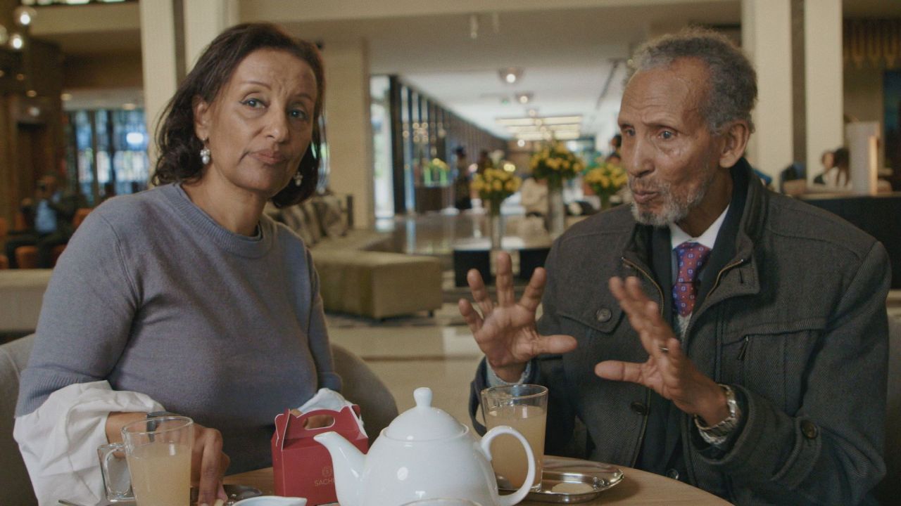 Ruth Beckermann interviewt sogar die Tochter und den damaligen Diener von Haile Selassie vor der Kamera.