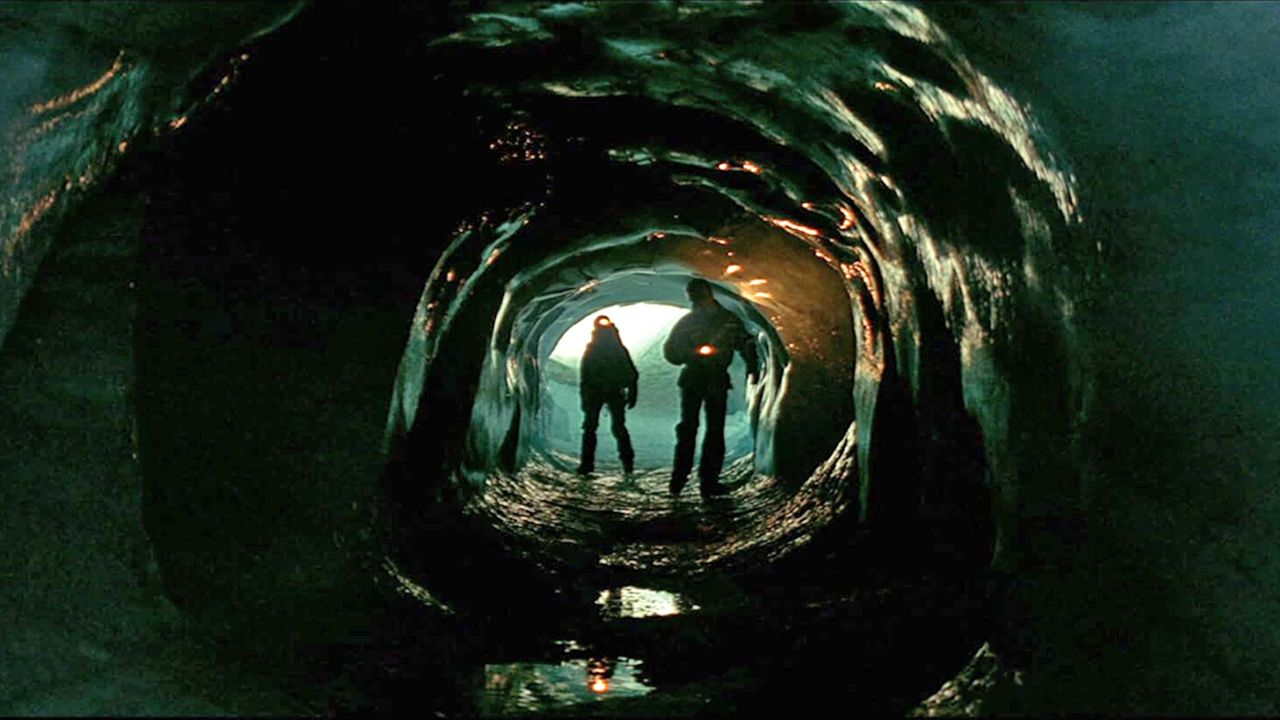 Düstere Serienkillerjagd: Kult-Thriller mit starken Twists, reichlich Blut & einem bärenstarken Star-Duo erscheint erstmals in 4K
