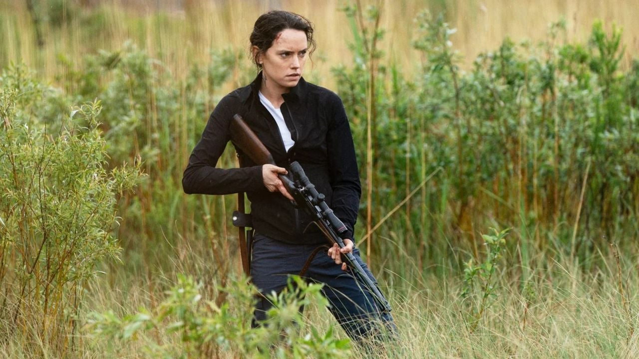 Als erwachsene Frau muss sich Helena (Daisy Ridley) den Traumata ihrer Kindheit stellen – ob sie will oder nicht!