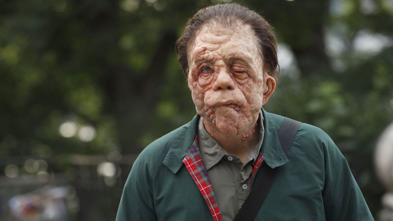 In „A Different Man“ lange Zeit kaum zu erkennen: Marvel-Star Sebastian Stan als Edward.