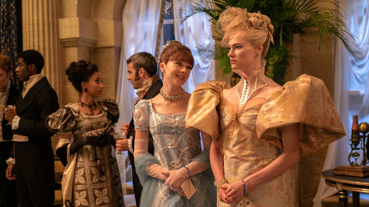 Eloise (Claudia Jessie) und Cressida (Jessica Madsen): Freundschaft auf wackeligen Beinen