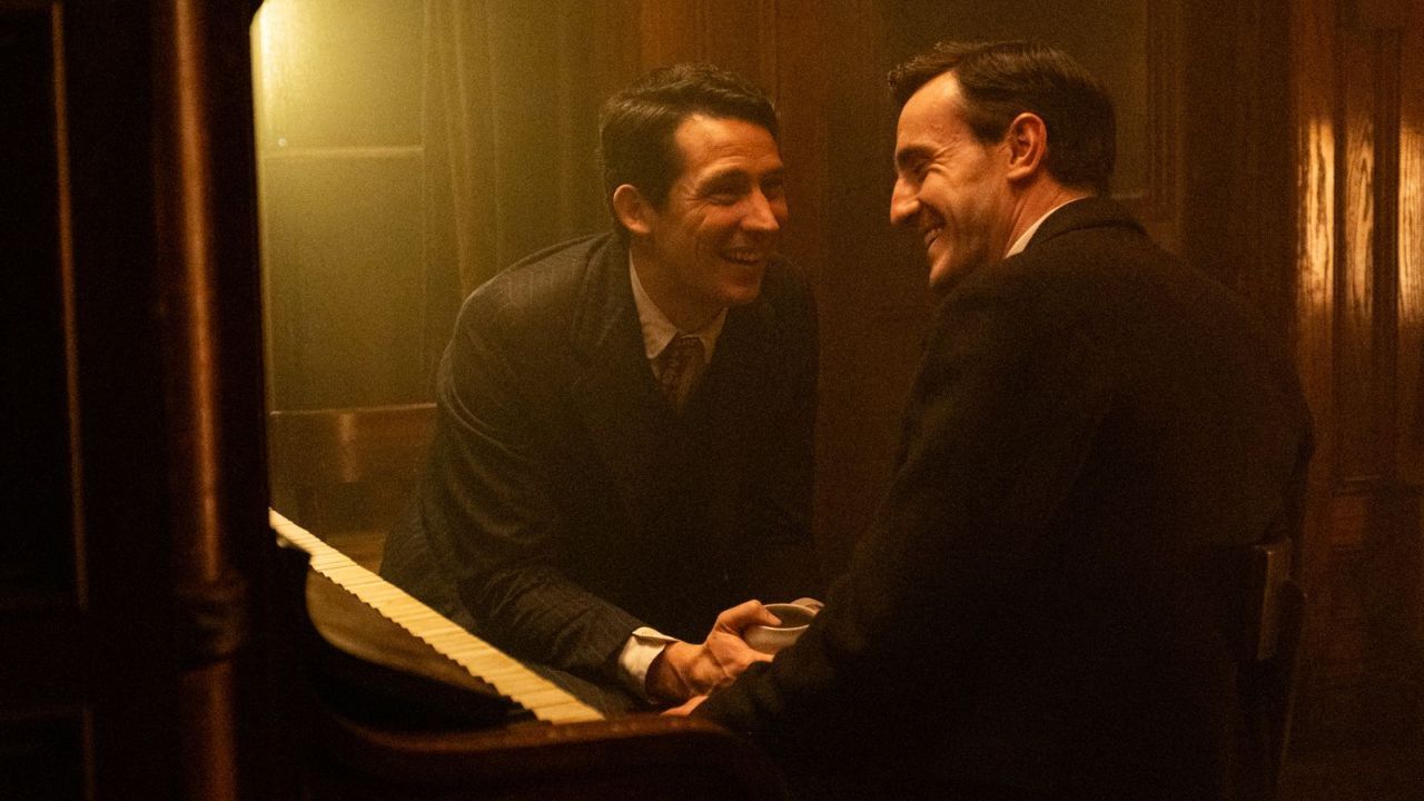 Zwischen Lionel (Paul Mescal) und David (Josh O'Connor) ist es eine Liebe auf den ersten Song…