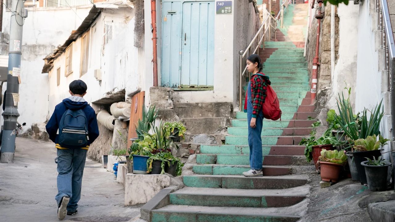In Korea nahmen Nora und Hae Sung vor vielen Jahren Abschied voneinander.