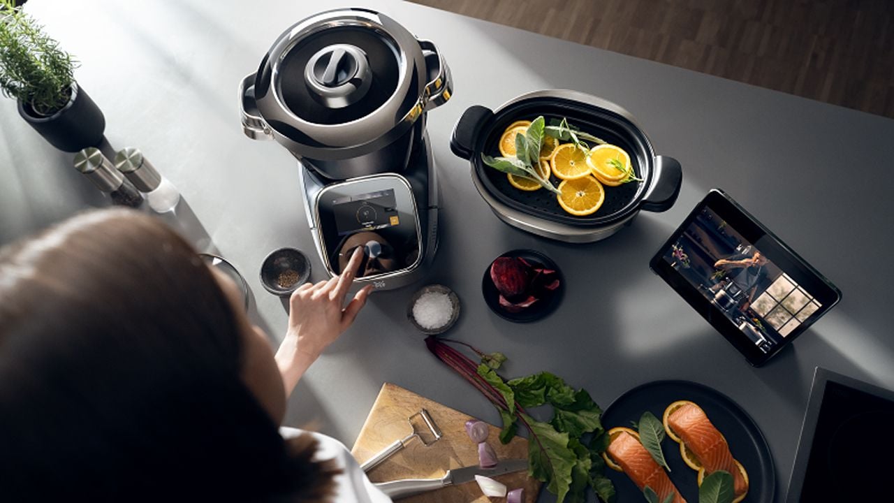 Die WMF Avantgarde sieht richtig schick aus und kommt mit ähnlichen Aufsätzen wie der Thermomix. 