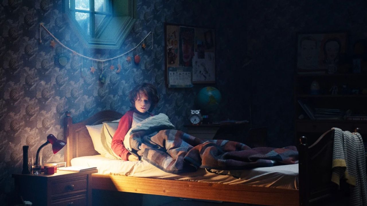 Peter wird jede Nacht durch Klopfgeräusche geweckt.