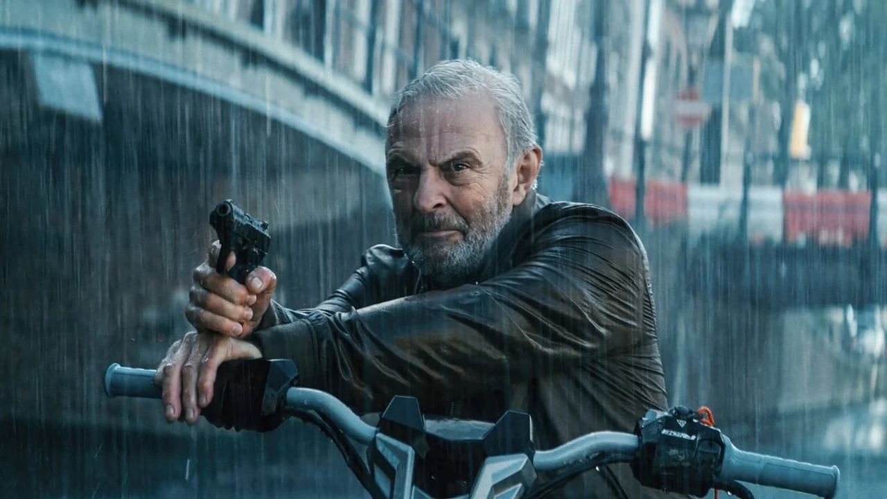 Huub Stapel nimmt es als Top-Ermittler Eric Visser auch in der Fortsetzung wieder mit einem tauchenden Serienkiller auf! 