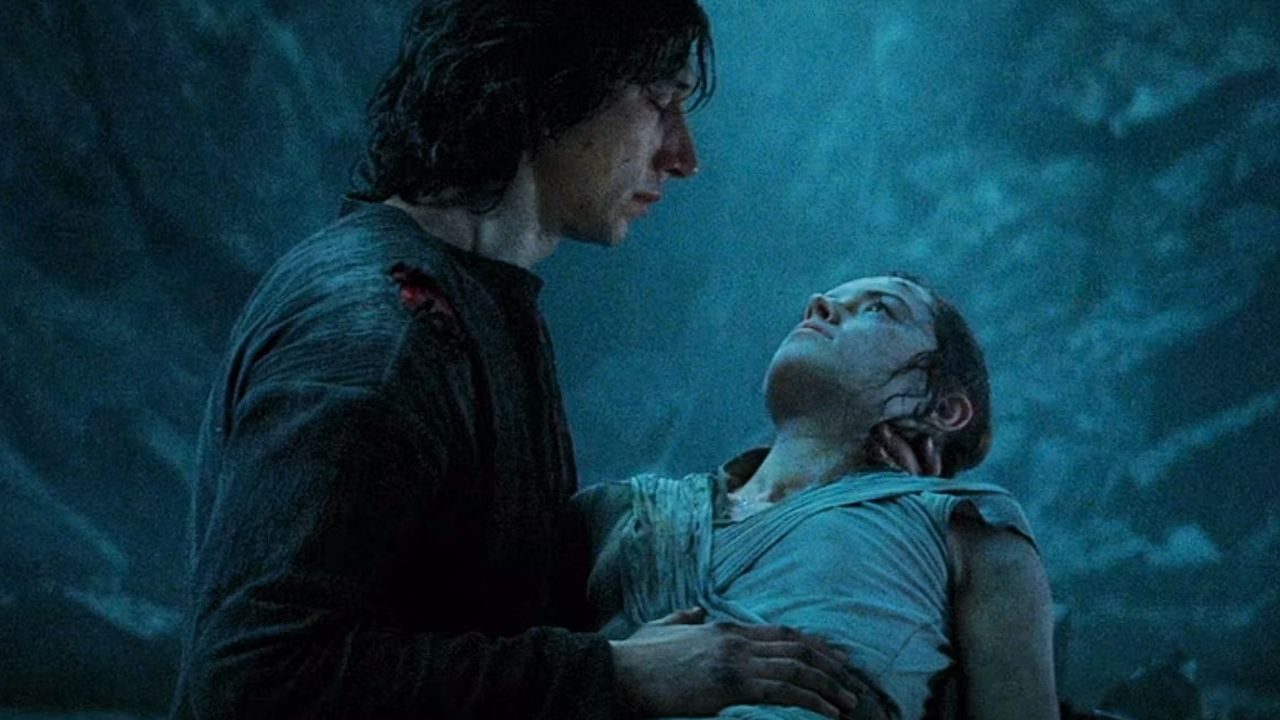 Kylo Ren heilt Rey - hier sahen wir den Zweiklang der Macht bereits.