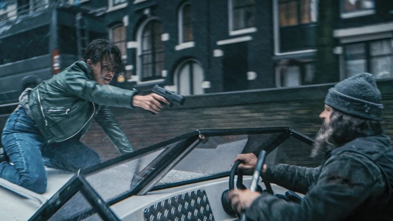 Natürlich wird auch in „Amsterdamned II“ wieder durch die Kanäle der Stadt geheizt!