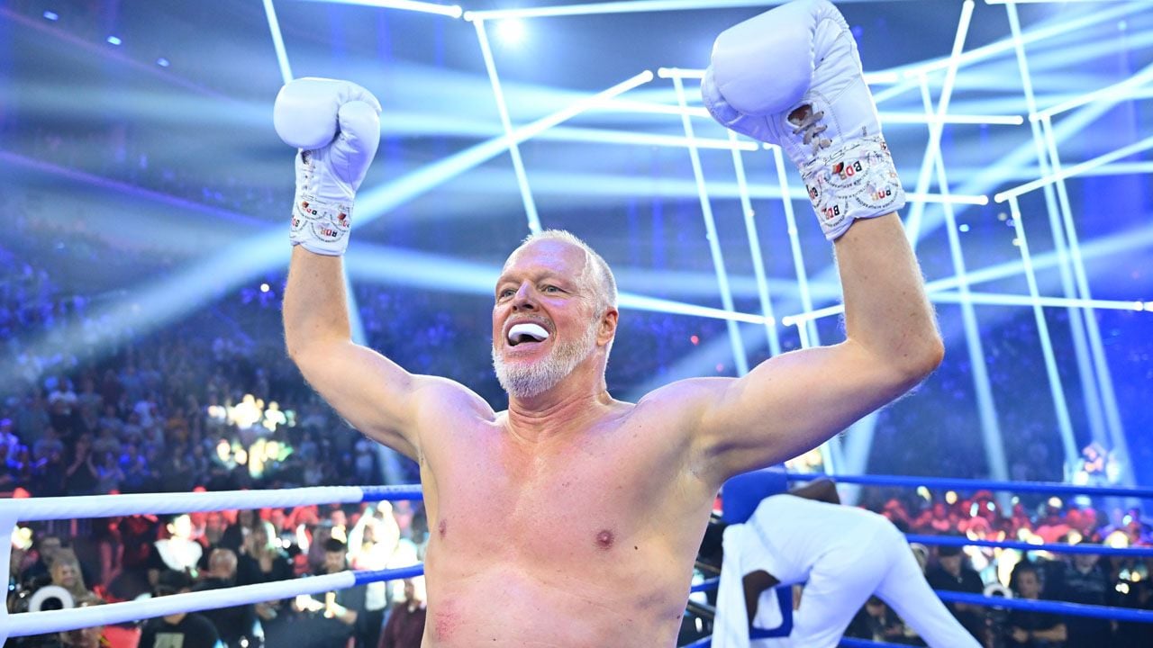 Stefan Raab bei seinem TV-Comeback 2024: Er boxte gegen Regina Halmich