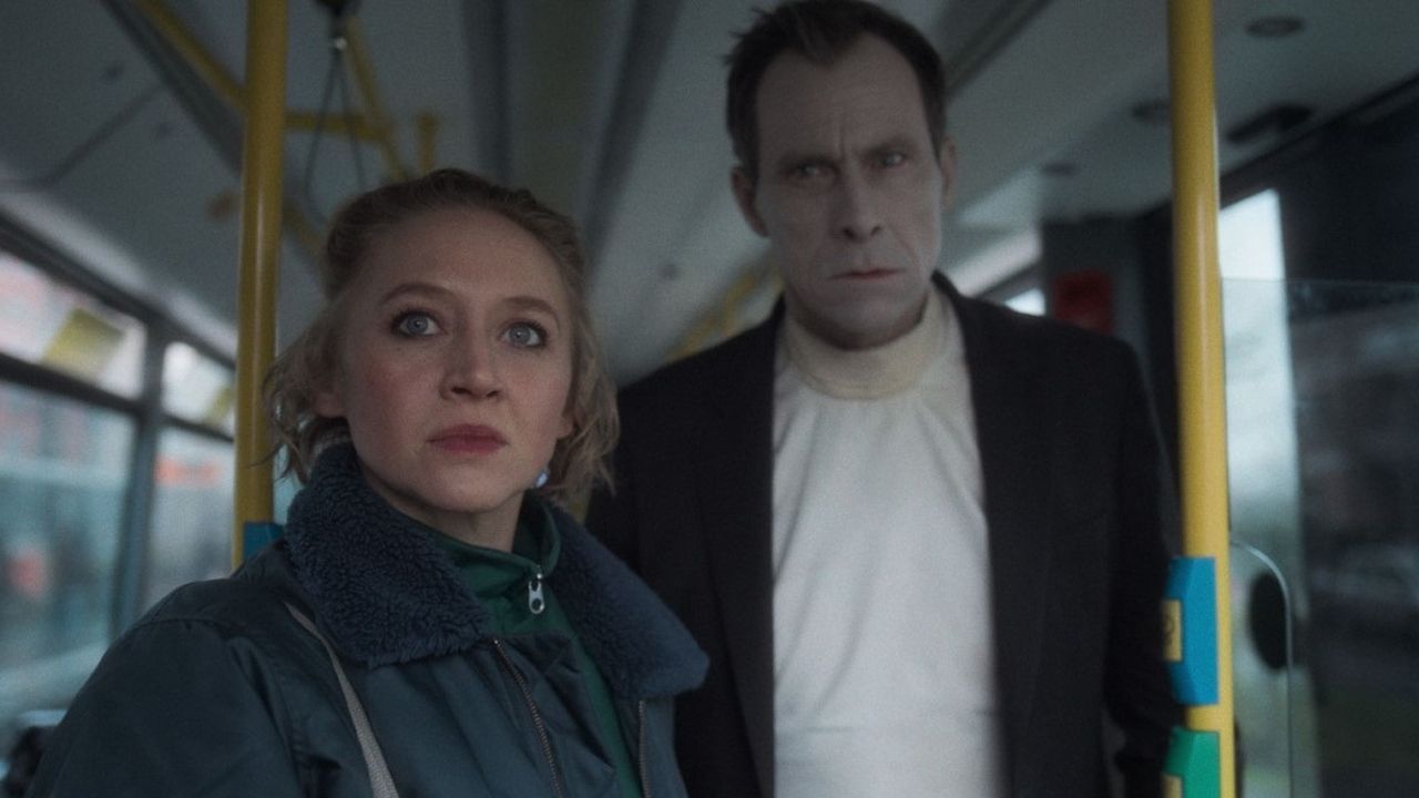 In der Not fährt der Tod (Marc Hosemann) auch Tram.