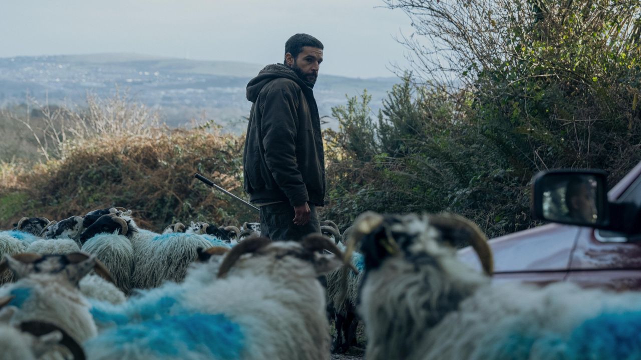 Findet Michael (Christopher Abbott) nur keinen Ausweg aus der Gewaltspirale? Oder sucht er gar nicht erst danach?