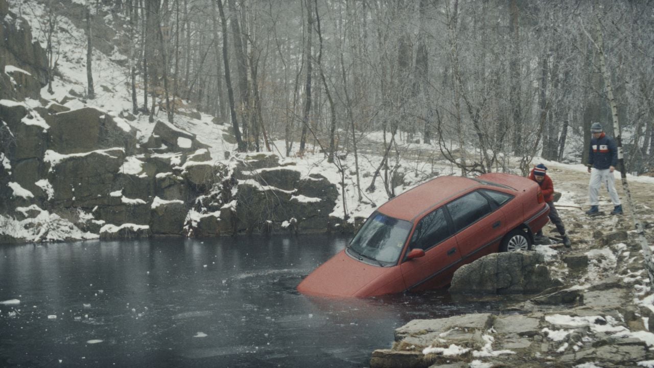 In der zweiten Hälfte löst sich die kindliche Unbeschwertheit immer mehr in den üblichen Themenkomplexen des sozialrelevanten Kinos auf.