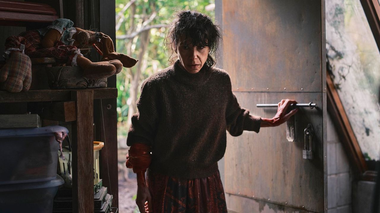 Die bereits zweifach oscarnominierte Sally Hawkins liefert in „Bring Her Back“ eine der besten Leistungen ihrer Karriere!