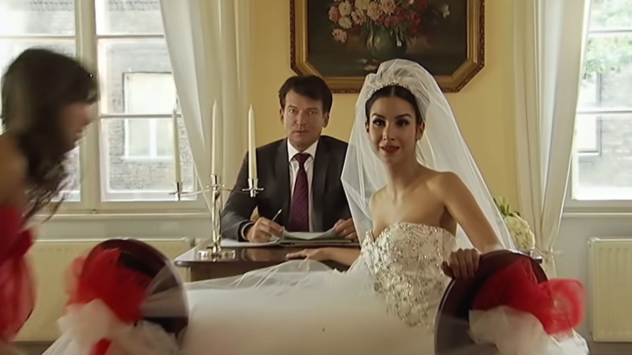 Sila Sahin als Ayla bei GZSZ