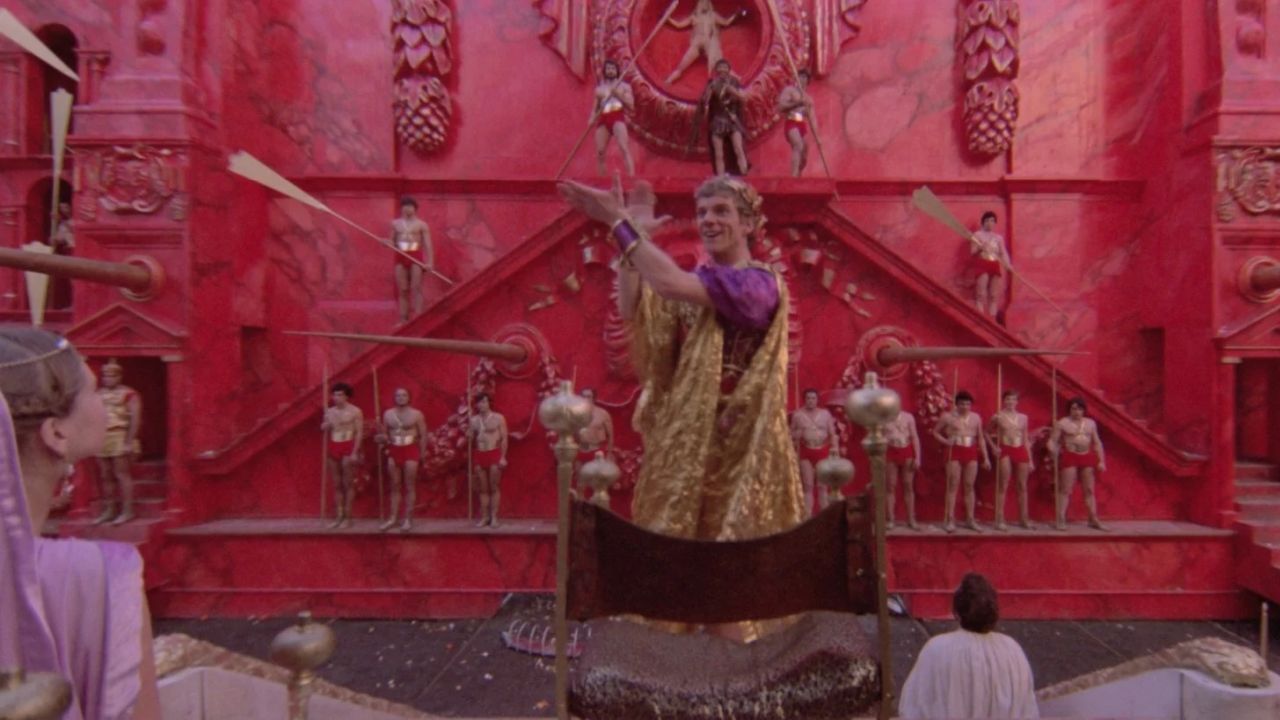Bei den ganzen Verrissen und Skandalen vergisst man leicht, dass „Caligula“ eine tatsächlich epische Produktion mit opulenten Kulissen war.